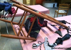 recuperar-sillas-viejas-con-tela-reciclada-5-300x211